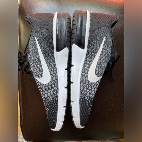 Nike Air Max Sequent 2 Black White US Men's 10 - Picture 7 of 10
